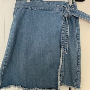 LOFT size 0 lightly worn jean cross tie skirt